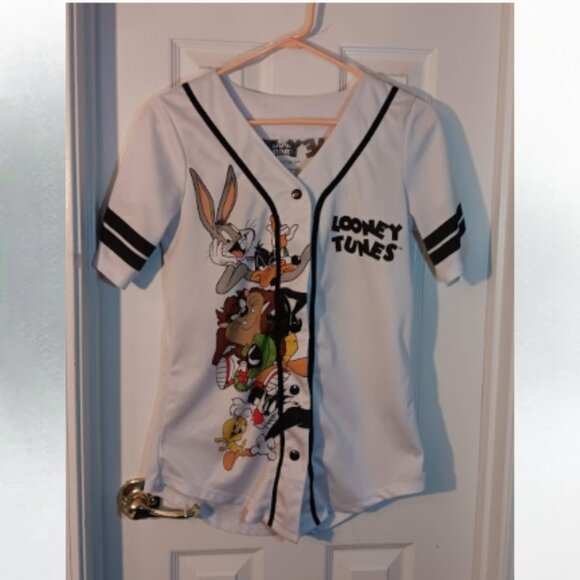 Looney Tunes white button up jersey style shirt size medium - Picture 7 of 7